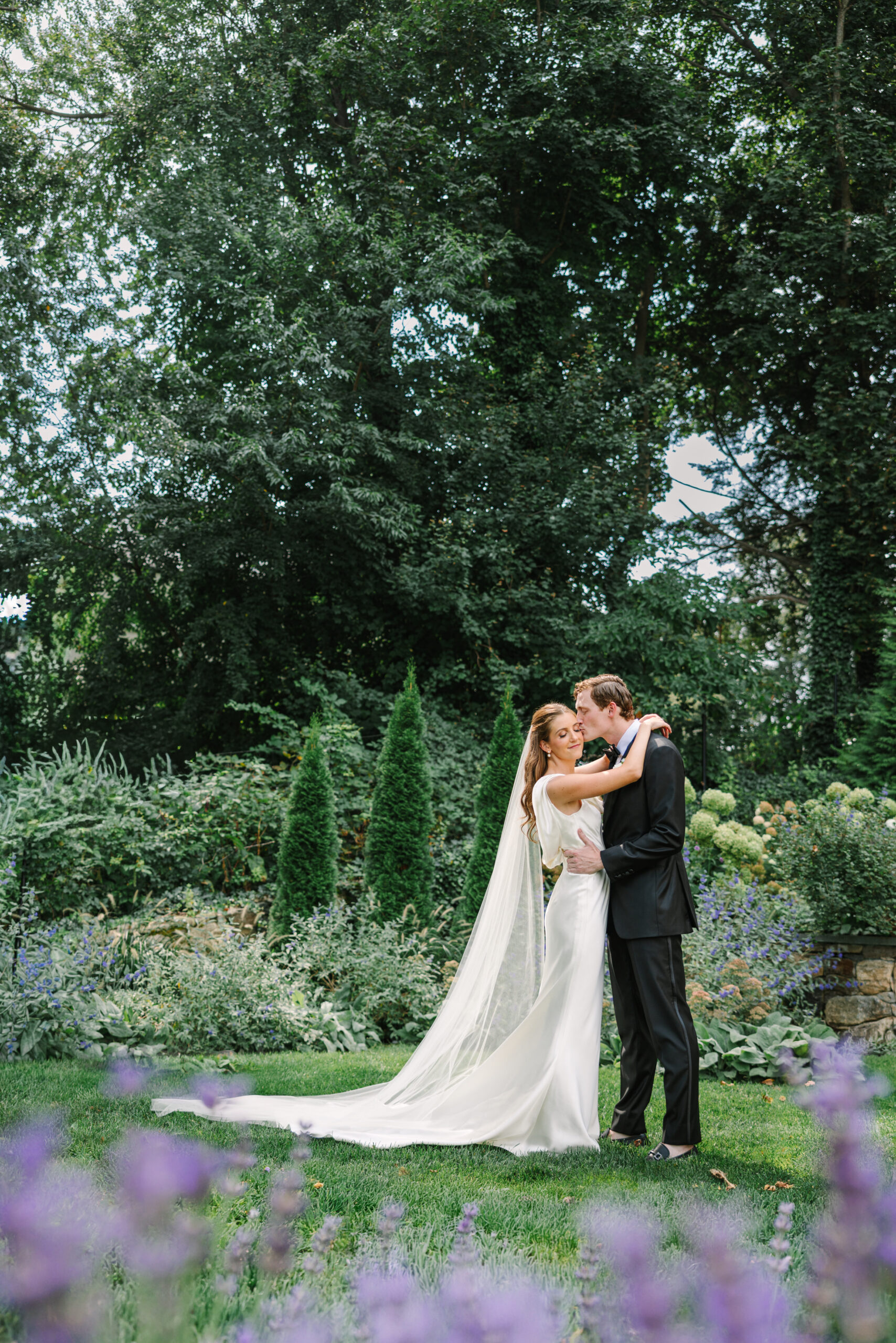 How to Mimic Carolyn Bessettes Wedding Dress