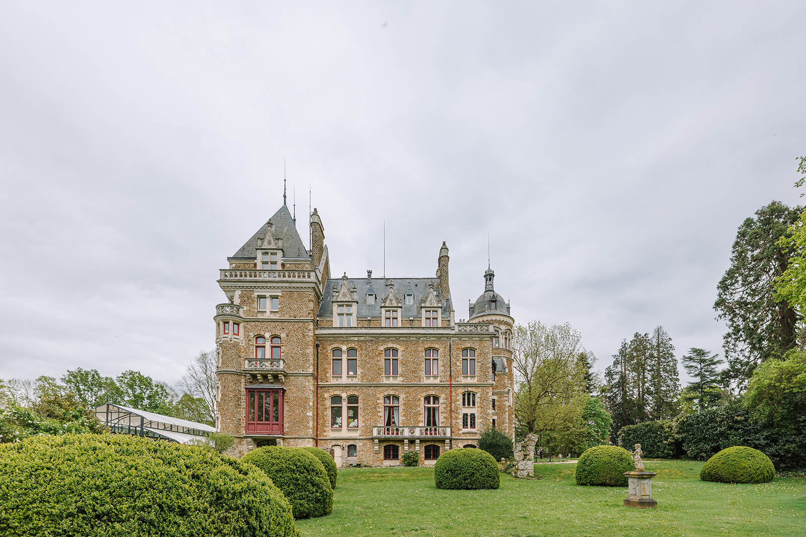 historic architecture of Château de Méridon, French countryside wedding venue