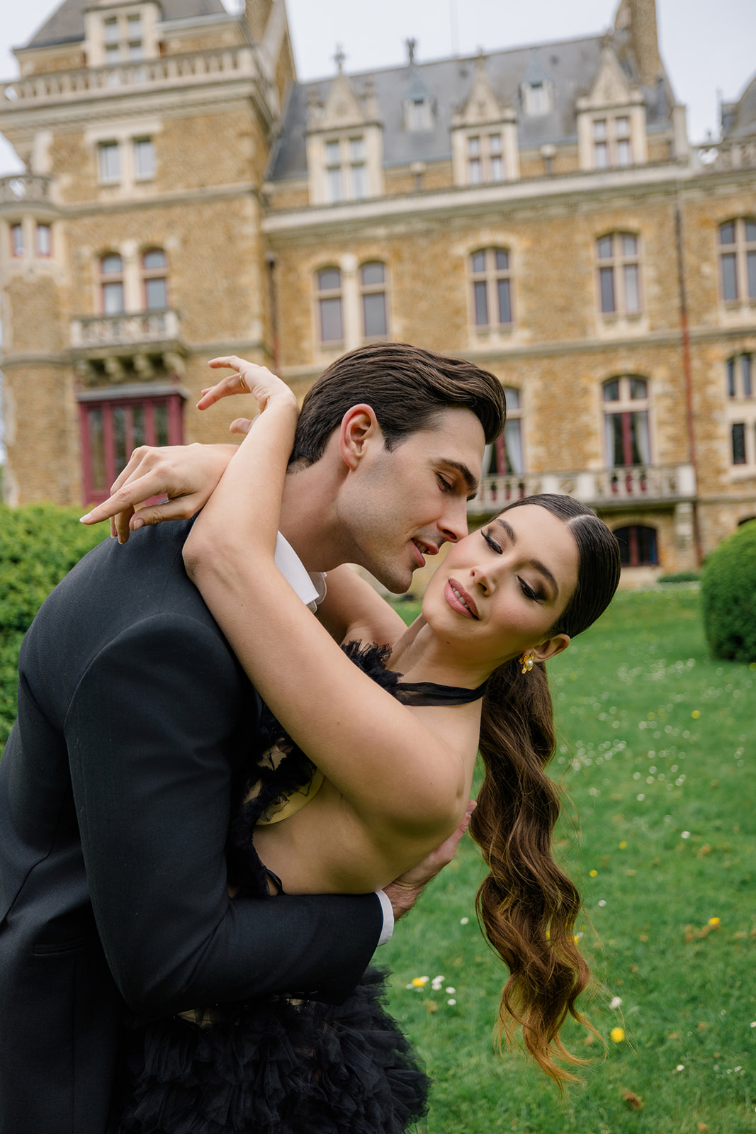 wedding photos captured at Château de Méridon, near Paris